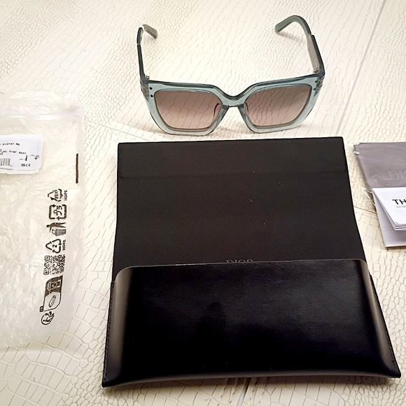 New Dior DIORSIGNATURE S10F 30F2 Shiny Transparent In Rare Green Smoke Color - Picture 3 of 15